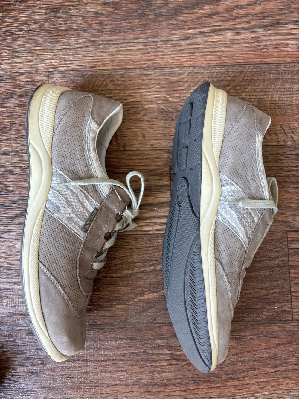 Mephisto Run Off Air Jet Comfort Walking Shoes Gray Snake Women's Size 10